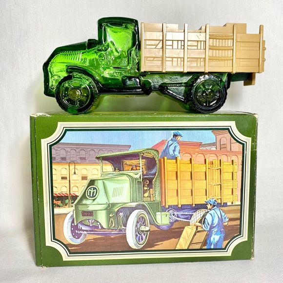 Vintage Avon ‘Big Mack’ Oland Aftershave Bottle & Box - Picture 5 of 17